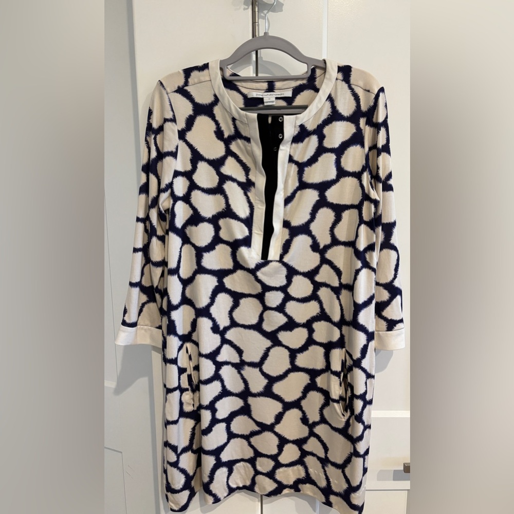Diane Von Furstenberg Achelle Printed Shift Dress. Size 12